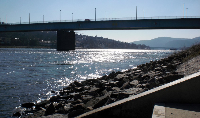 "Koblenz-Pfaffendorfer Brücke" von onnola, via flickr.com, lizensiert unter CC BY-SA 2.0