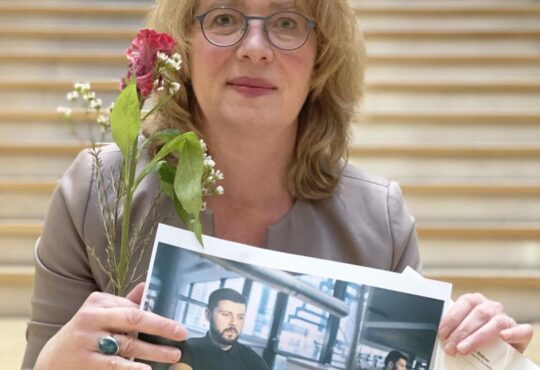 Aliaksei ist frei Bild vonu: Tabea Rößner, Aliaksei Karatkou Copyright Tabea Rößner