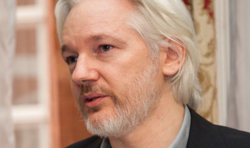 Brief an britische Parlamentarier:innen: Sorge um den WikiLeaks-Gründer Julian Assange Bild: Julian Assange Copyright David G. Silvers