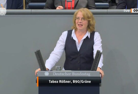 Tabea Rößner hält eine Rede im Bundestag