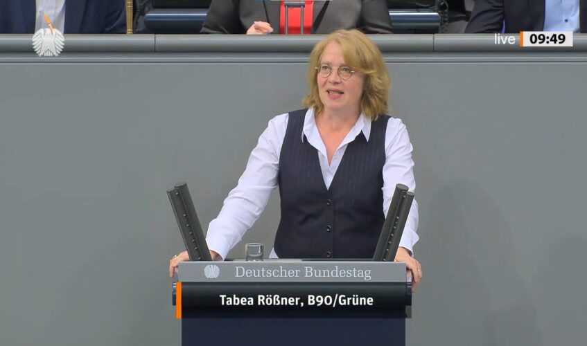 Tabea Rößner hält eine Rede im Bundestag