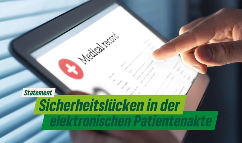 Zu sehen ist ein Tablet an dem jemand mit einer elektronischen Patientenakte arbeitet. Erstellt mit Canva am 10.1.25